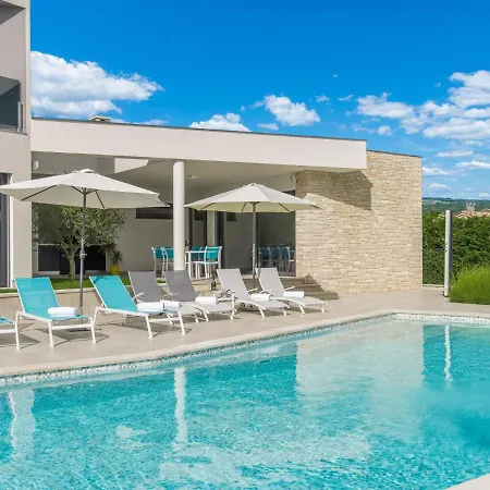 Modern In With Swimming Pool Kringa
