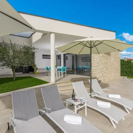 Villa Modern In With Swimming Pool
