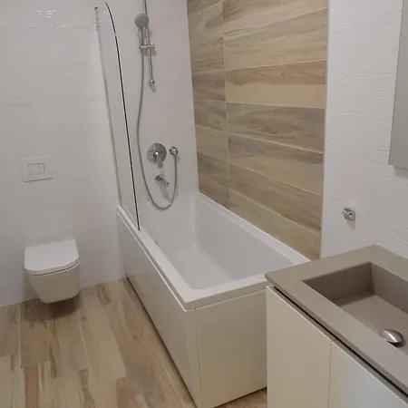 Modern In With Swimming Pool