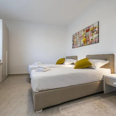 Villa Modern In With Swimming Pool Kringa