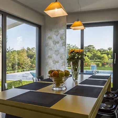 Modern In With Swimming Pool Kringa